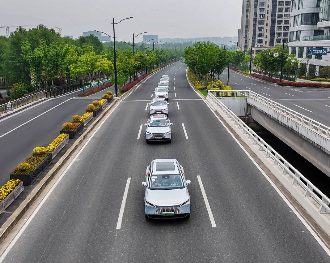 OMODA7 PHEV ÇIĞIR AÇTI ADINI ALTIN HARFLERLE YAZDIRACAK: Tek depoyla gittiği kilometre rekor kırdı! 1
